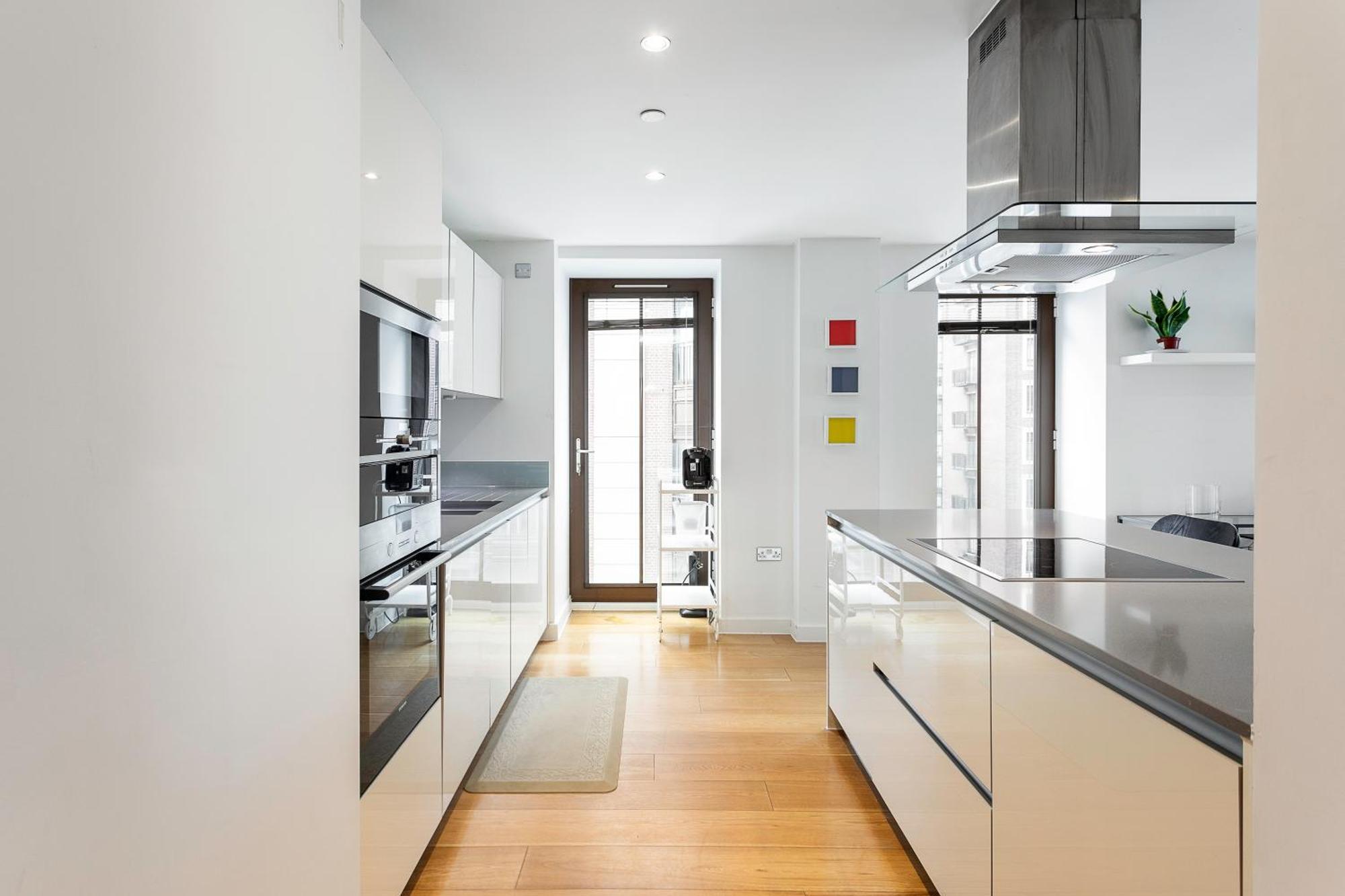 Serene Cityscape - 2Br Luxury Westminster Apartment 런던 외부 사진