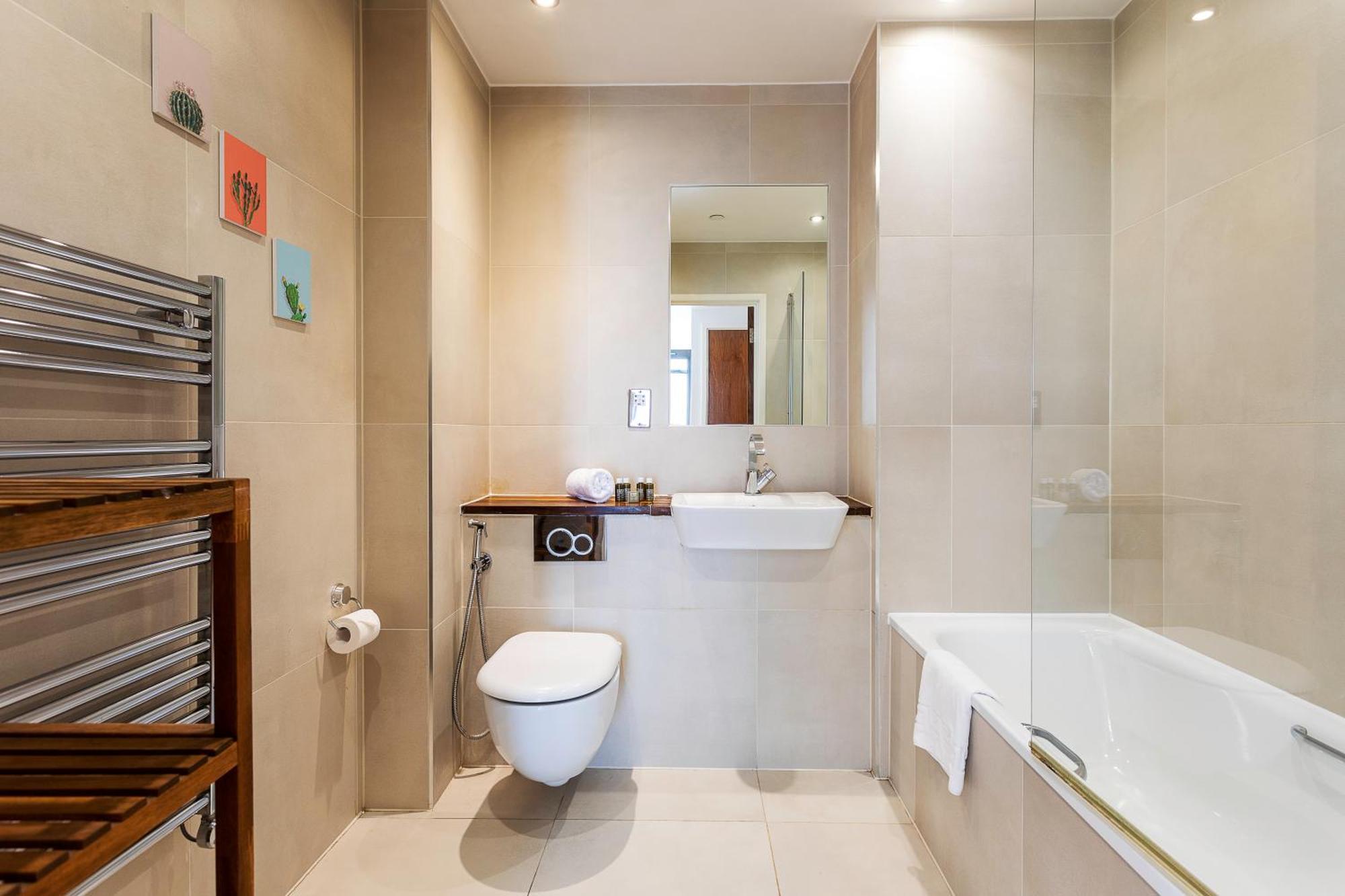 Serene Cityscape - 2Br Luxury Westminster Apartment 런던 외부 사진