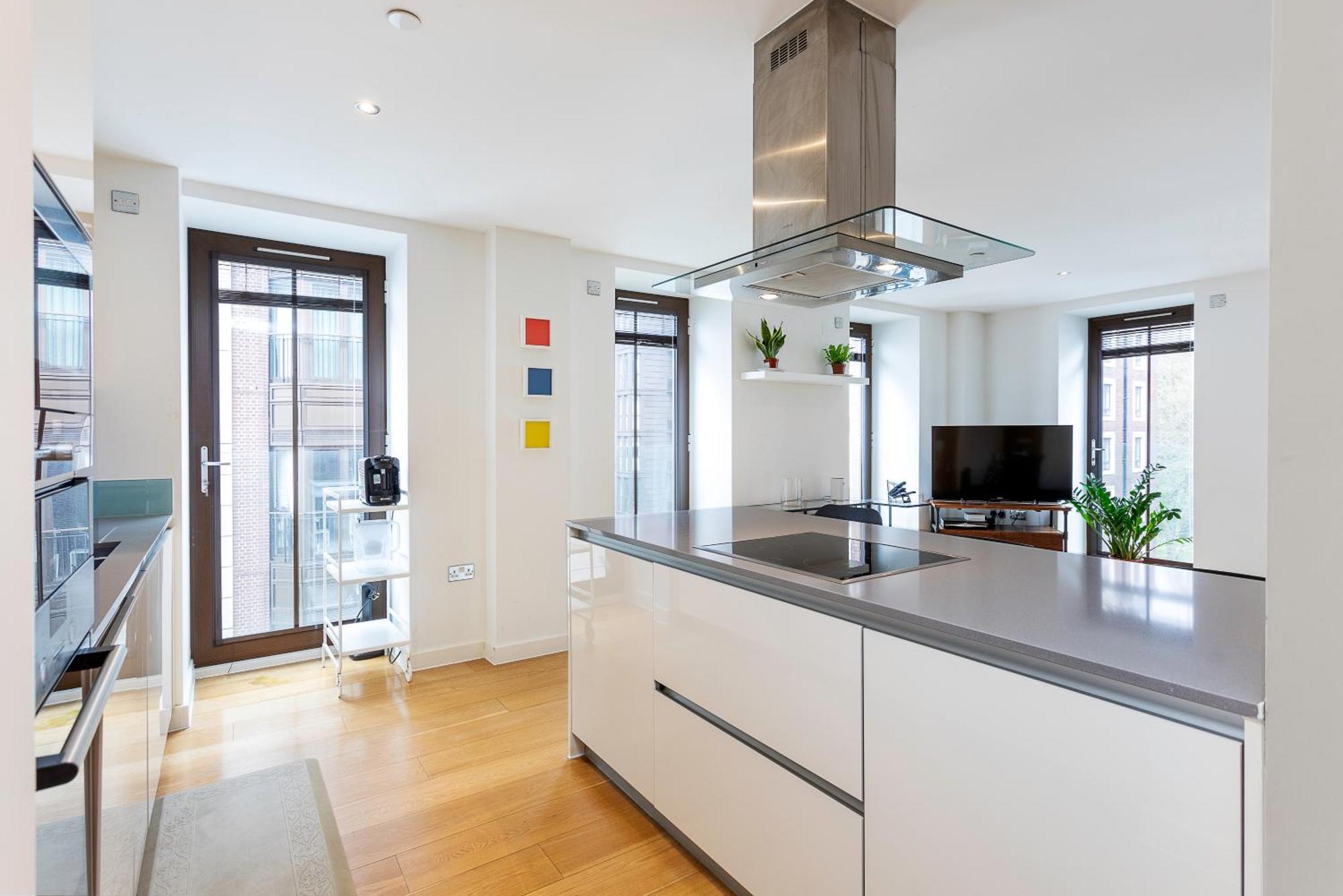 Serene Cityscape - 2Br Luxury Westminster Apartment 런던 외부 사진